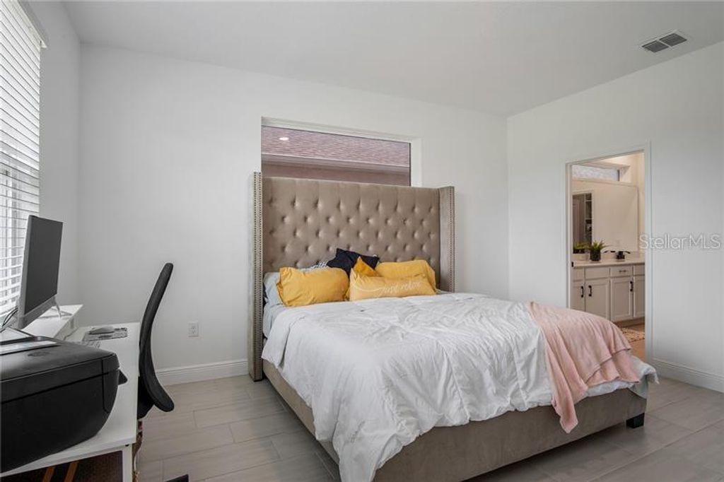 Image 10 of property listing at 18863 RAWSON STREET, Orlando, FL 32827