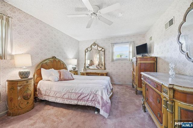 291 S Chestnut Street, Twp Of Washington, NJ 07676