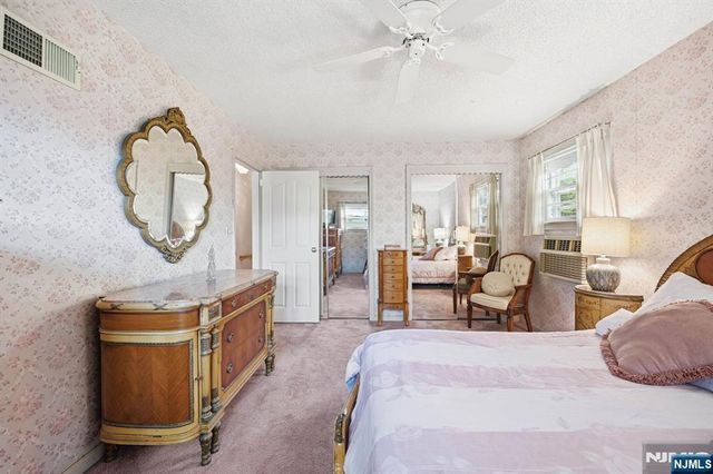 291 S Chestnut Street, Twp Of Washington, NJ 07676