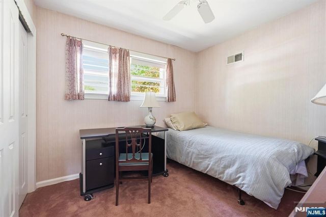 291 S Chestnut Street, Twp Of Washington, NJ 07676