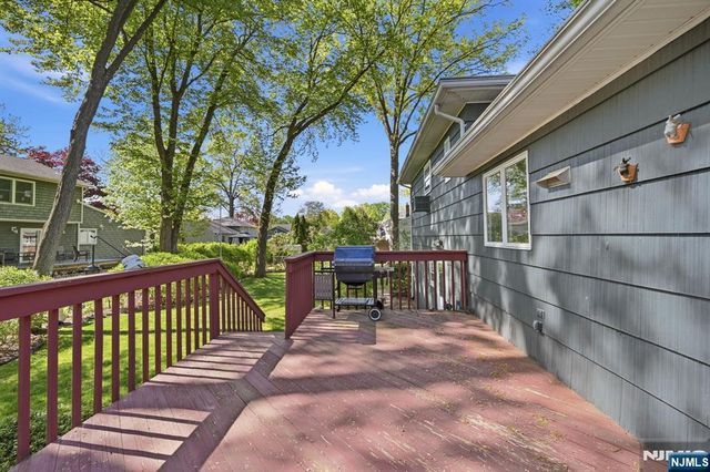 291 S Chestnut Street, Twp Of Washington, NJ 07676