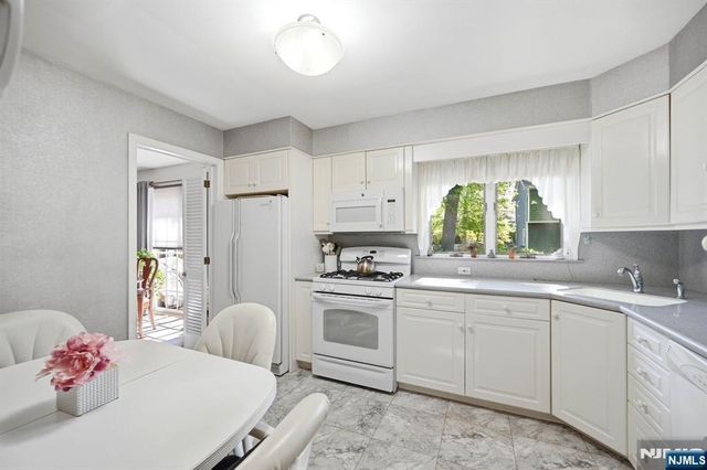 291 S Chestnut Street, Twp Of Washington, NJ 07676