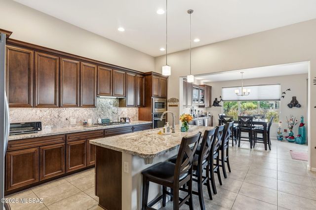 2101 E Madera Plateau Drive, Green Valley, AZ 85614