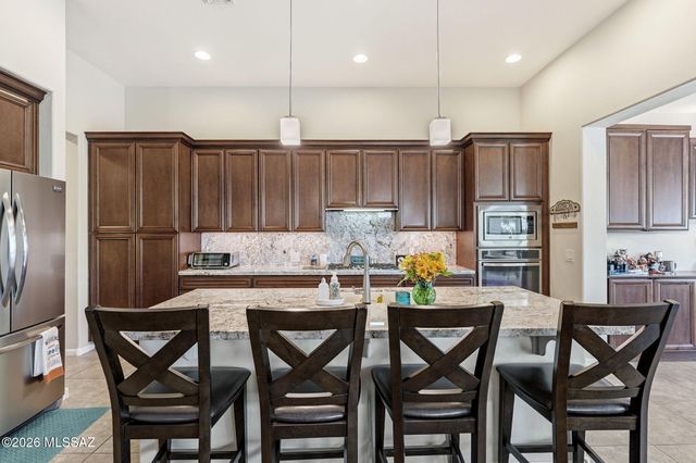 2101 E Madera Plateau Drive, Green Valley, AZ 85614