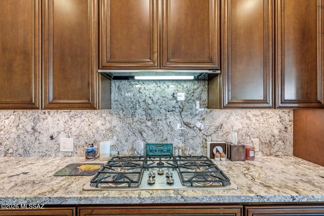 2101 E Madera Plateau Drive, Green Valley, AZ 85614