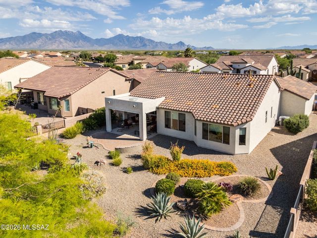 2101 E Madera Plateau Drive, Green Valley, AZ 85614