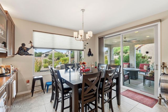 2101 E Madera Plateau Drive, Green Valley, AZ 85614