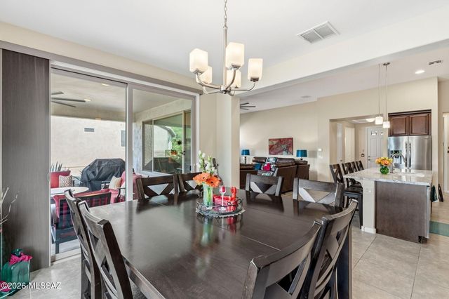2101 E Madera Plateau Drive, Green Valley, AZ 85614