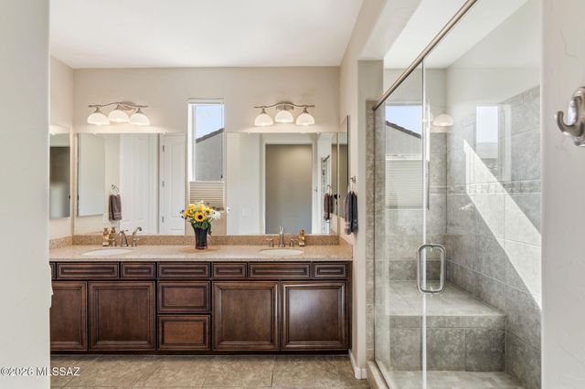 2101 E Madera Plateau Drive, Green Valley, AZ 85614