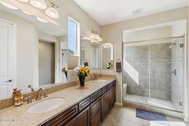 2101 E Madera Plateau Drive, Green Valley, AZ 85614