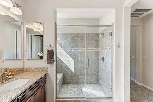 2101 E Madera Plateau Drive, Green Valley, AZ 85614