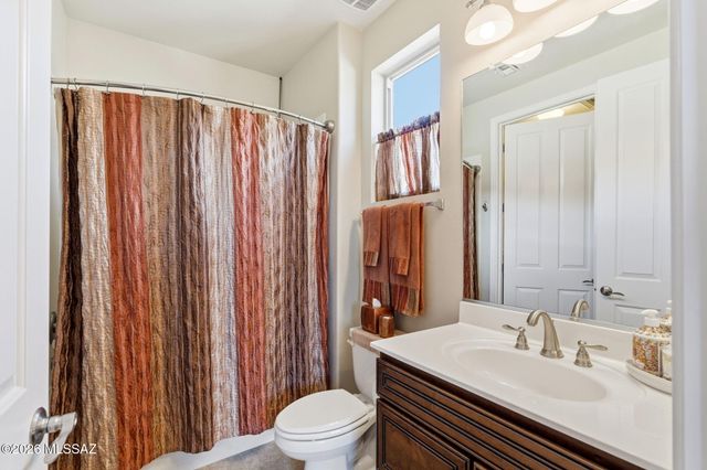 2101 E Madera Plateau Drive, Green Valley, AZ 85614