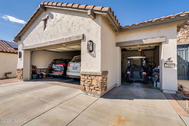 2101 E Madera Plateau Drive, Green Valley, AZ 85614