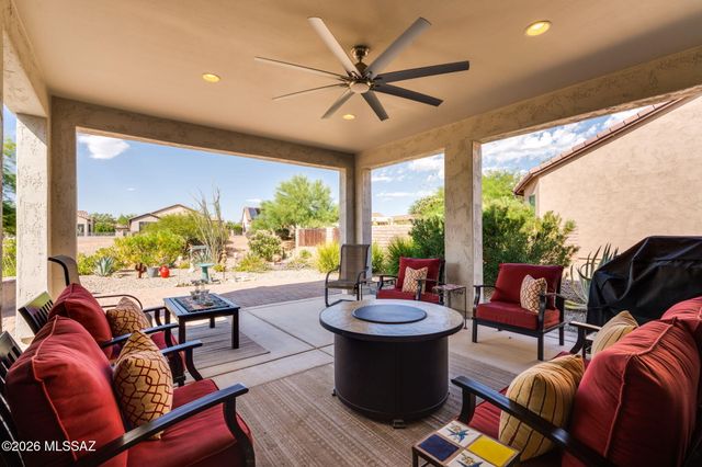 2101 E Madera Plateau Drive, Green Valley, AZ 85614