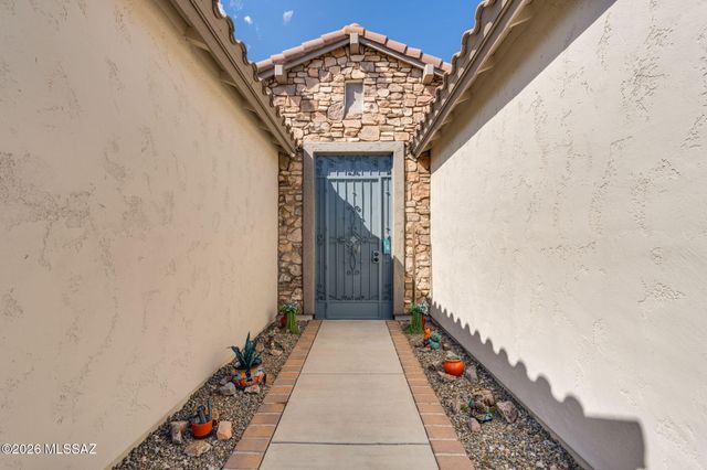 2101 E Madera Plateau Drive, Green Valley, AZ 85614