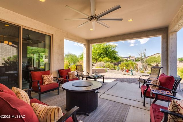 2101 E Madera Plateau Drive, Green Valley, AZ 85614