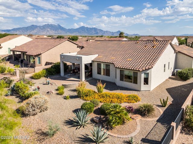 2101 E Madera Plateau Drive, Green Valley, AZ 85614