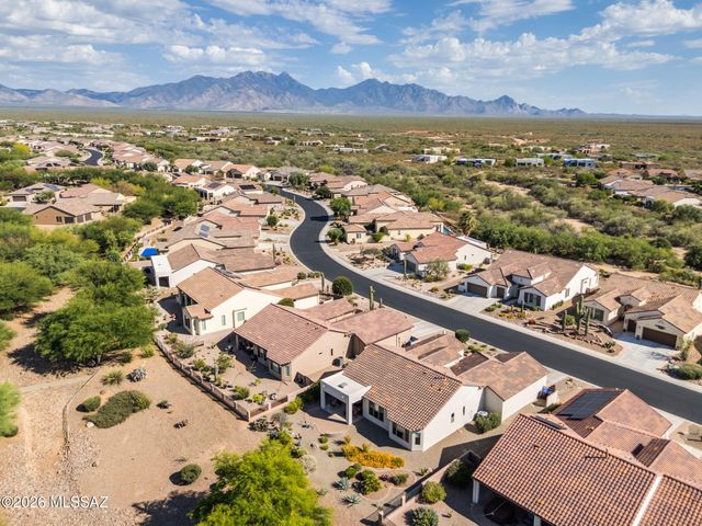 2101 E Madera Plateau Drive, Green Valley, AZ 85614