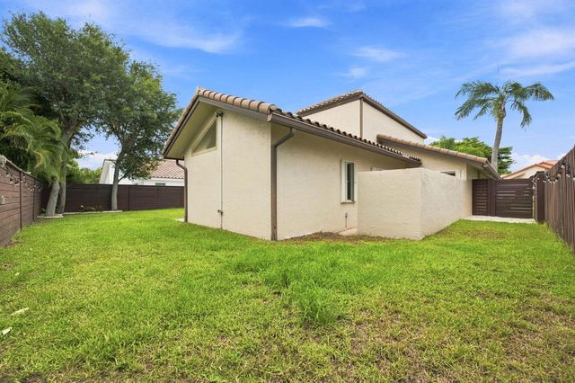 23161 L'Ermitage Circle, Boca Raton, FL 33433