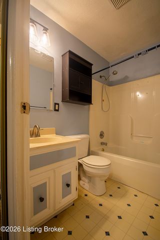 5905 Norton Ave, Louisville, KY 40213