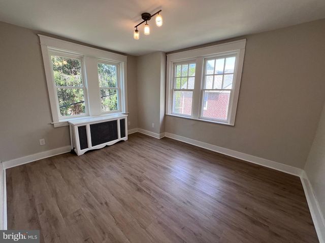 910 E 20TH ST, Chester, PA 19013