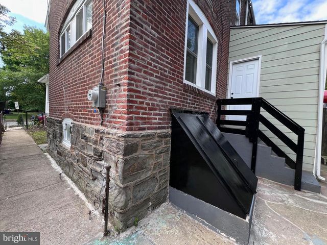910 E 20TH ST, Chester, PA 19013