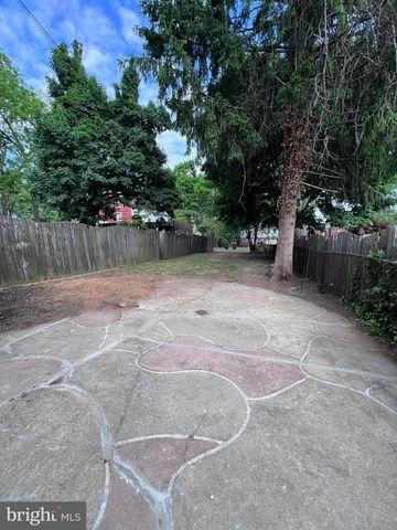 910 E 20TH ST, Chester, PA 19013