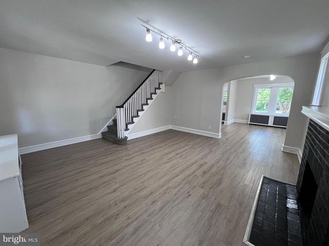 910 E 20TH ST, Chester, PA 19013