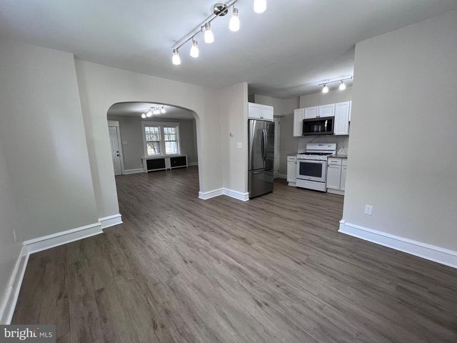 910 E 20TH ST, Chester, PA 19013