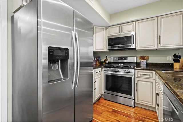 6151 Reseda Boulevard 8, Tarzana, CA 91335