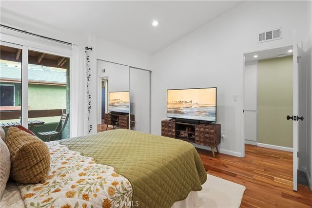 6151 Reseda Boulevard 8, Tarzana, CA 91335