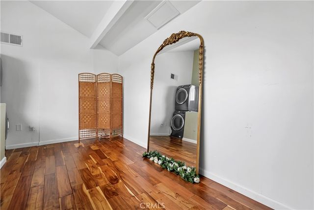 6151 Reseda Boulevard 8, Tarzana, CA 91335