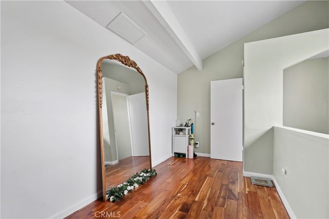 6151 Reseda Boulevard 8, Tarzana, CA 91335