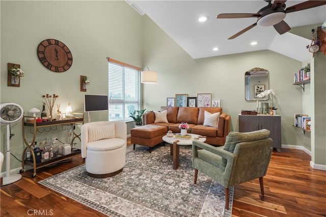 6151 Reseda Boulevard 8, Tarzana, CA 91335