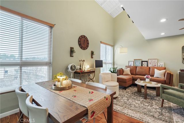 6151 Reseda Boulevard 8, Tarzana, CA 91335