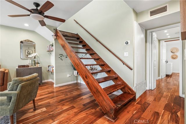 6151 Reseda Boulevard 8, Tarzana, CA 91335