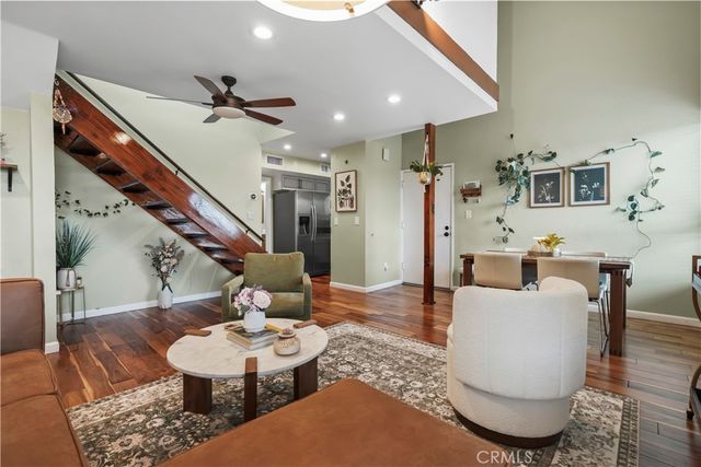 6151 Reseda Boulevard 8, Tarzana, CA 91335