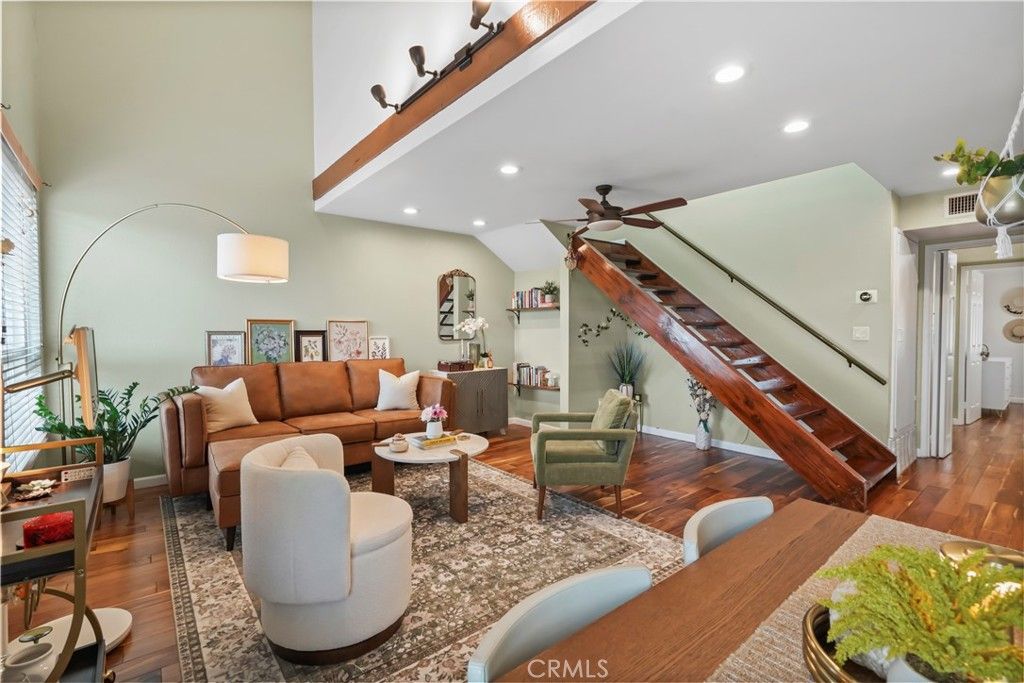 6151 Reseda Boulevard 8, Tarzana, CA 91335