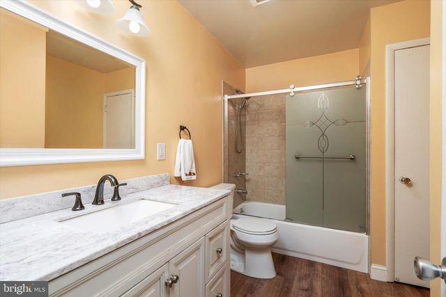 1N LAKE DRIVE, East Windsor, NJ 08520