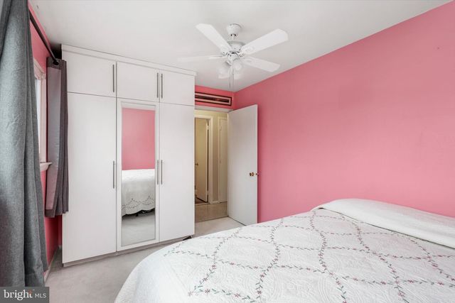 1N LAKE DRIVE, East Windsor, NJ 08520