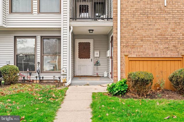 1N LAKE DRIVE, East Windsor, NJ 08520