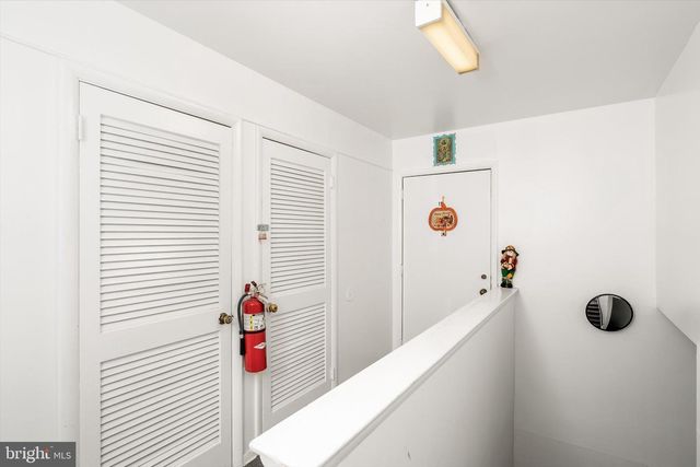 1N LAKE DRIVE, East Windsor, NJ 08520