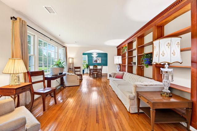 1884 Saint Julian Drive, Charleston, SC 29407