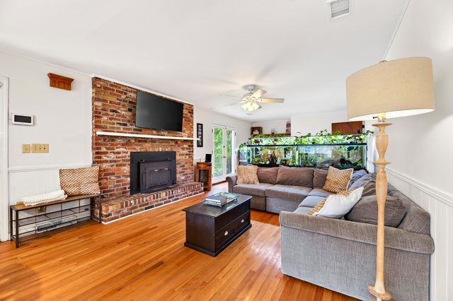 1884 Saint Julian Drive, Charleston, SC 29407