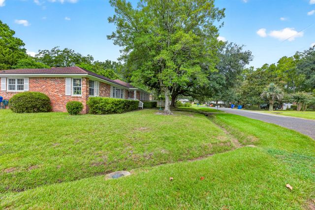 1884 Saint Julian Drive, Charleston, SC 29407