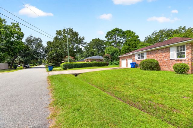 1884 Saint Julian Drive, Charleston, SC 29407