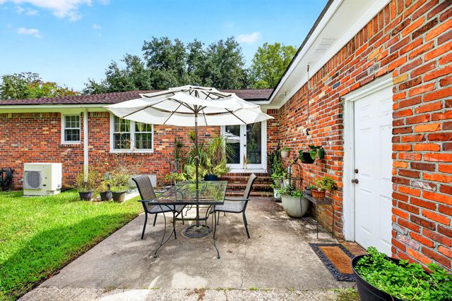 1884 Saint Julian Drive, Charleston, SC 29407