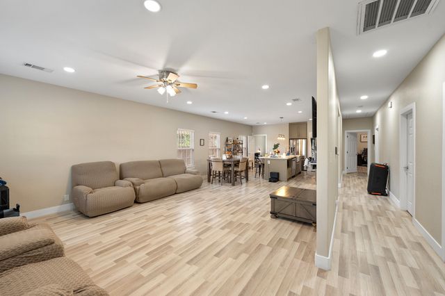 3330 Rutledge Street, Dallas, TX 75215