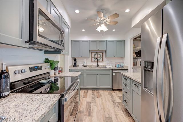 4871 Shady River LN, Fort Myers, FL 33905