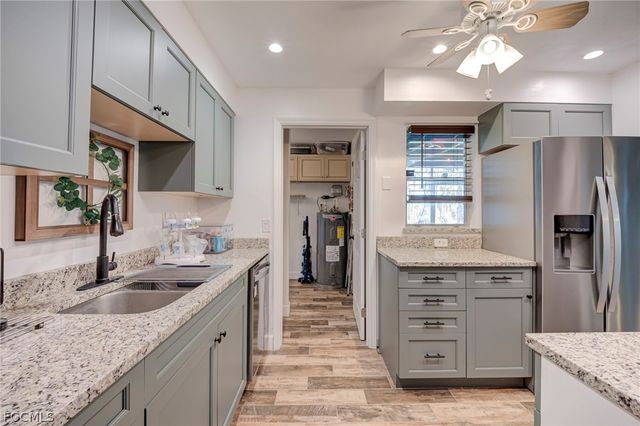 4871 Shady River LN, Fort Myers, FL 33905